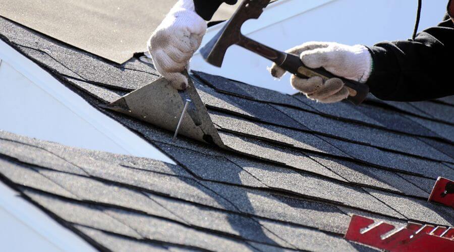 Professional gutter cleaning in Clever, MO